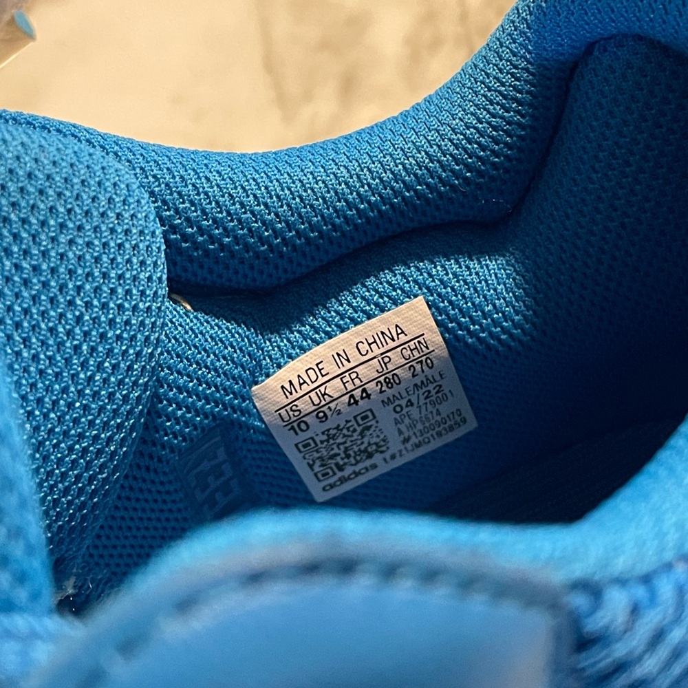 Adidas Yeezy Boost 700 Sneaker - Picture 7 of 8